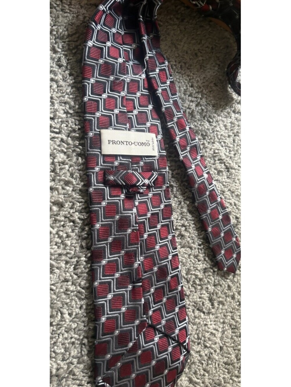 Pronto Uomo Mens 100% Silk Necktie Red Grey Geometric Square Lattice Dress Tie